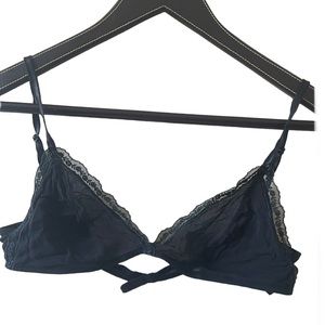 💛💛 4/$25 Laura Urbinati Black Silk Triangle Bralette/ sz 44/LG